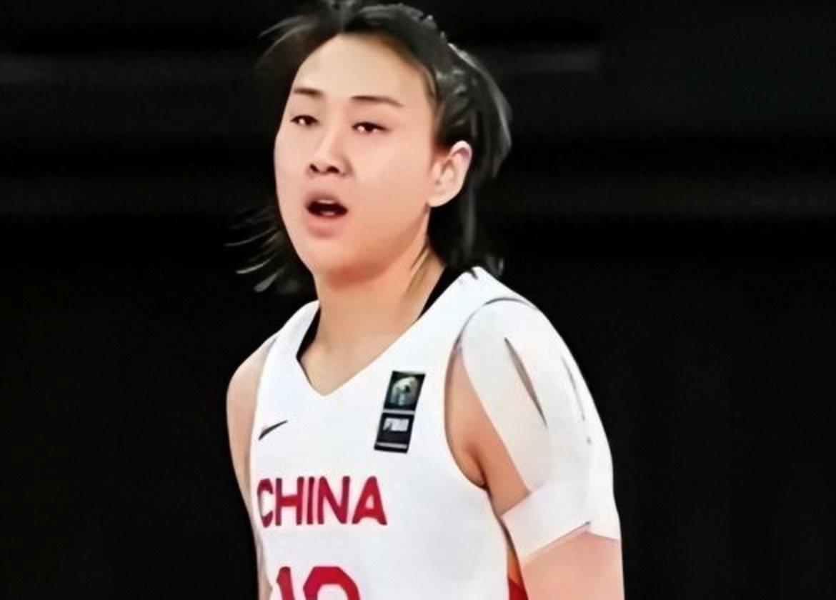 云开体育-轰13分+3记三分!女篮33岁全能锋线越老越香,宫鲁鸣征召她吗?