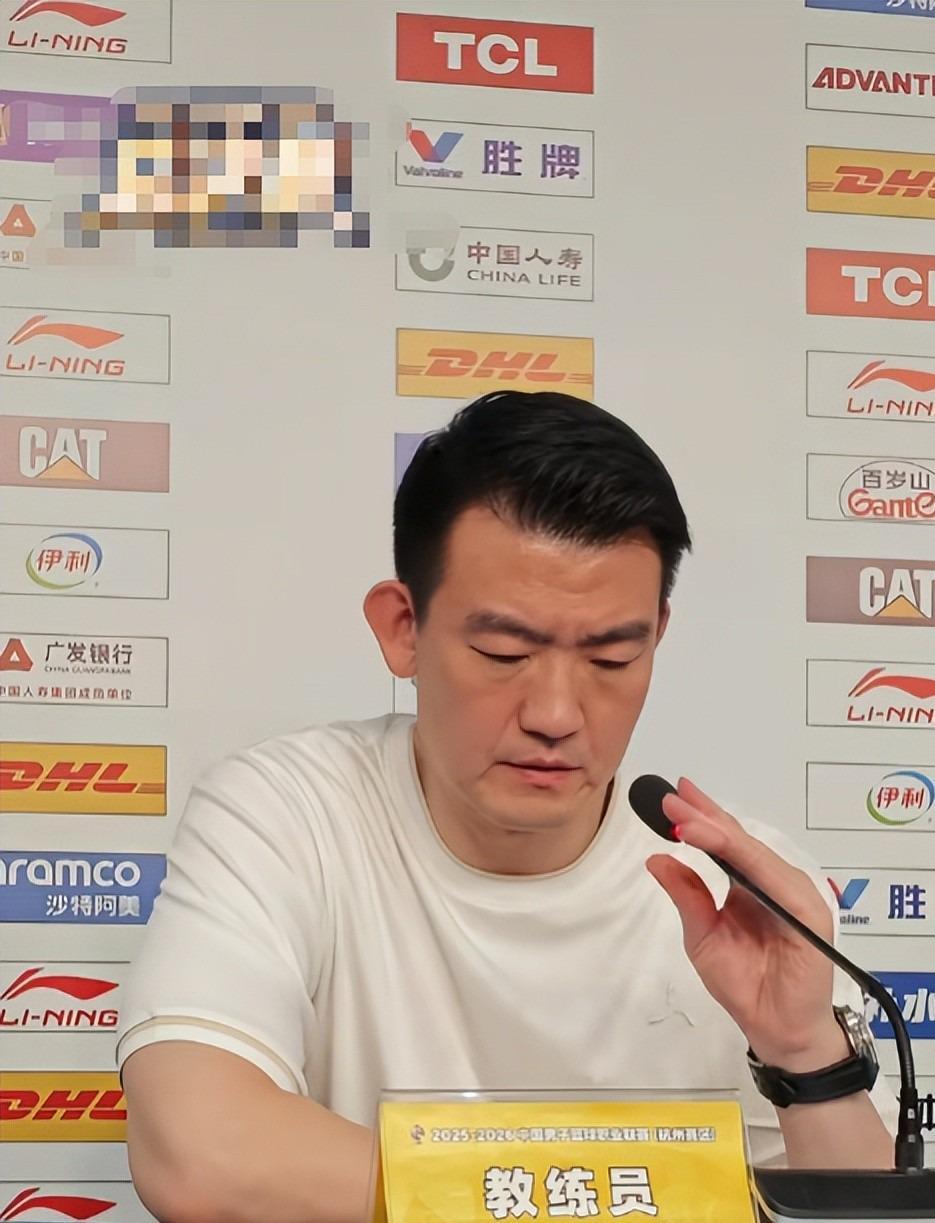 云开体育网址-6月1日,广厦队传3大消息:孙铭徽低迷 布朗孤树难支 王博遭质疑
